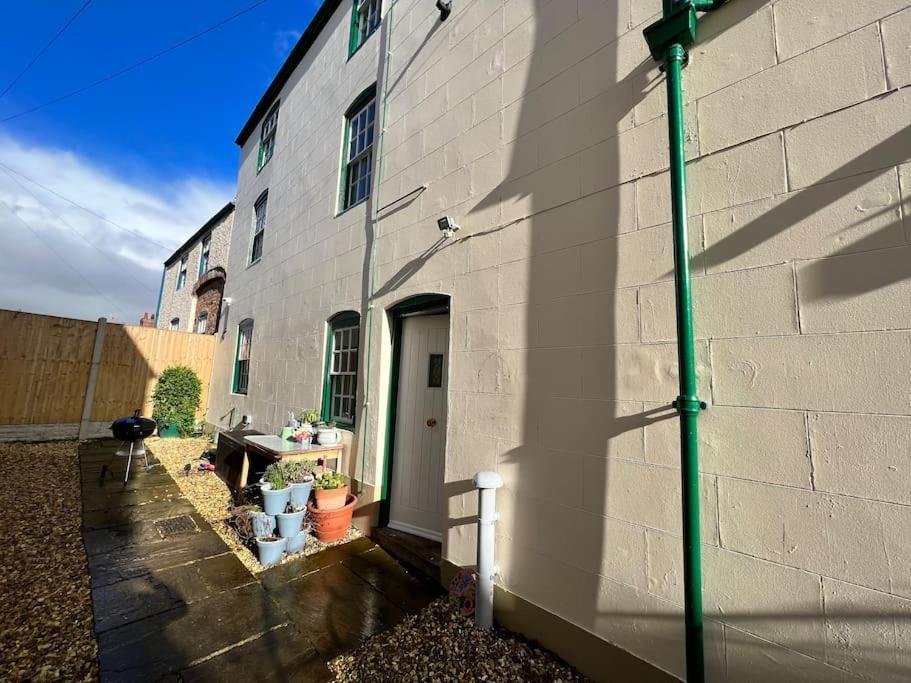 The Hideaway Holywell 1 Apartamento Exterior foto